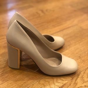 Nude leather round toe 3.5” heels with gold detail